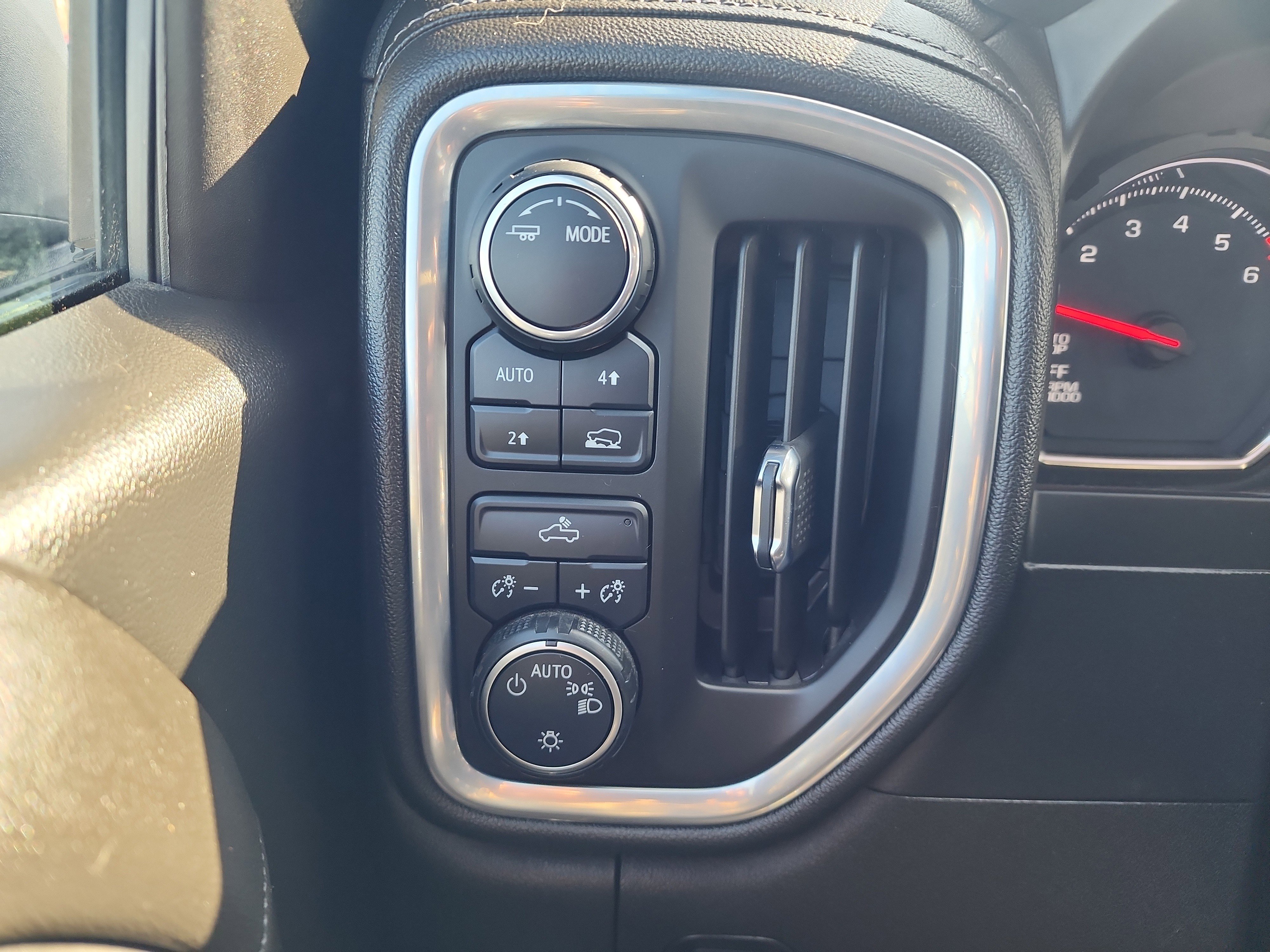 Certified 2021 Chevrolet Silverado 1500 LT image 21