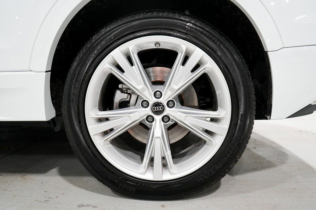 Used 2023 Audi Q8 Premium image 36