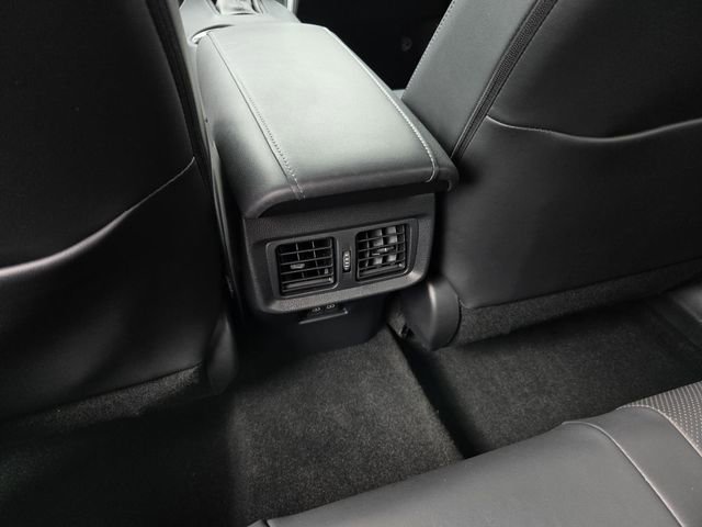 Used 2024 Toyota Venza Limited AWD/4WD image 16