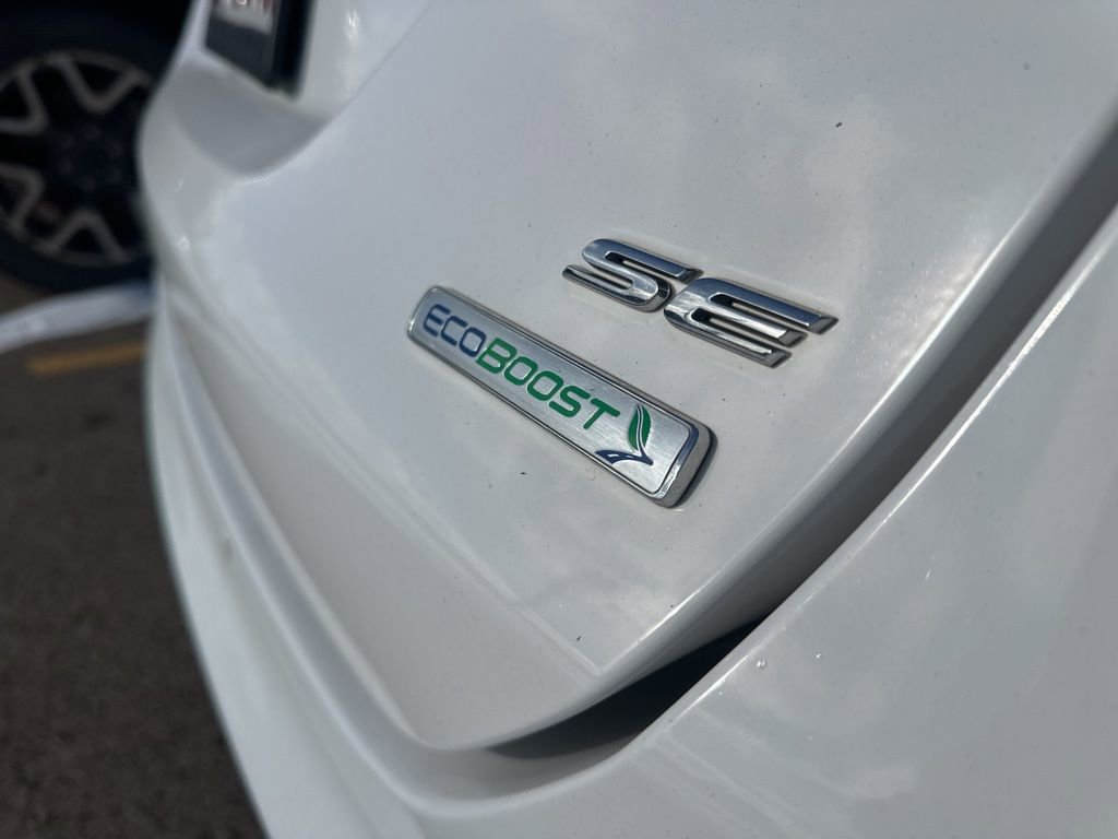 Used 2017 Ford Fusion SE w/ Fusion SE Technology Package image 11