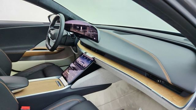 Used 2023 Lucid Air Touring AWD/4WD image 20