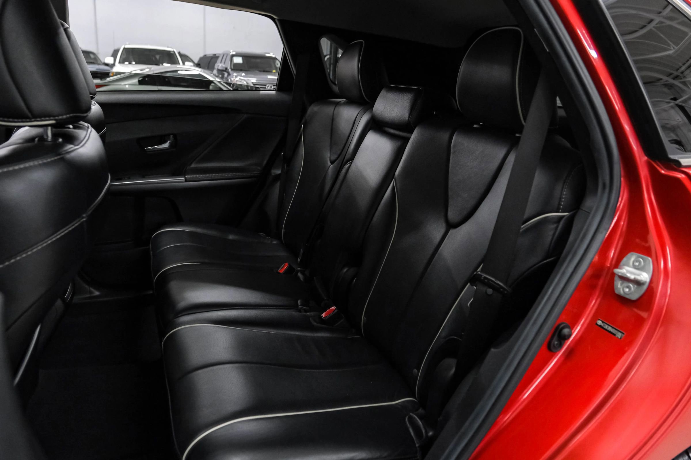 Used 2013 Toyota Venza XLE image 35