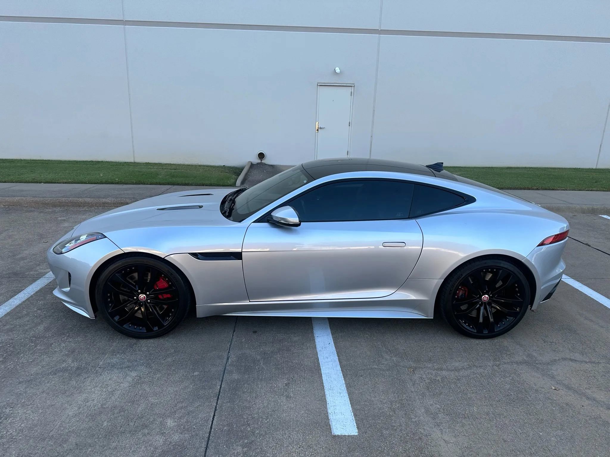 Used 2016 Jaguar F-TYPE S image 2