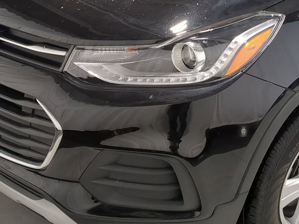 Used 2020 Chevrolet Trax LT w/ LT Convenience Package image 14