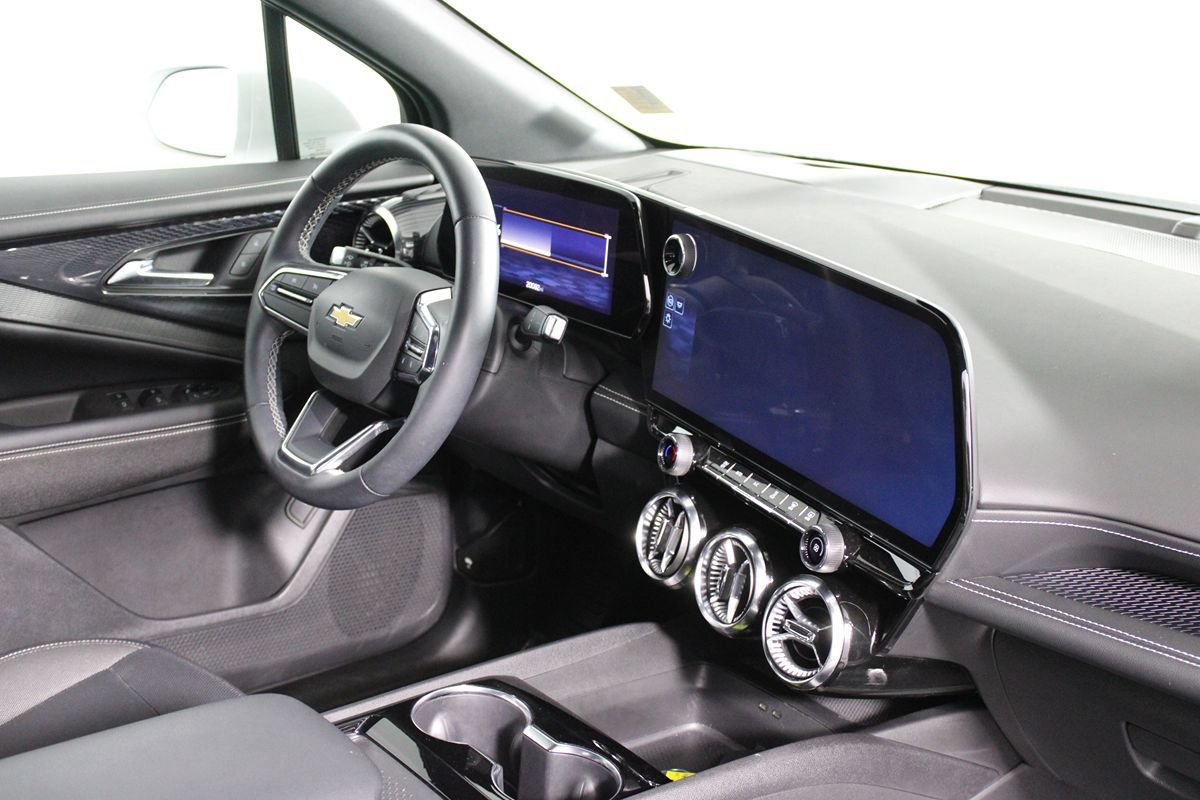 Used 2024 Chevrolet Blazer EV LT AWD/4WD image 28