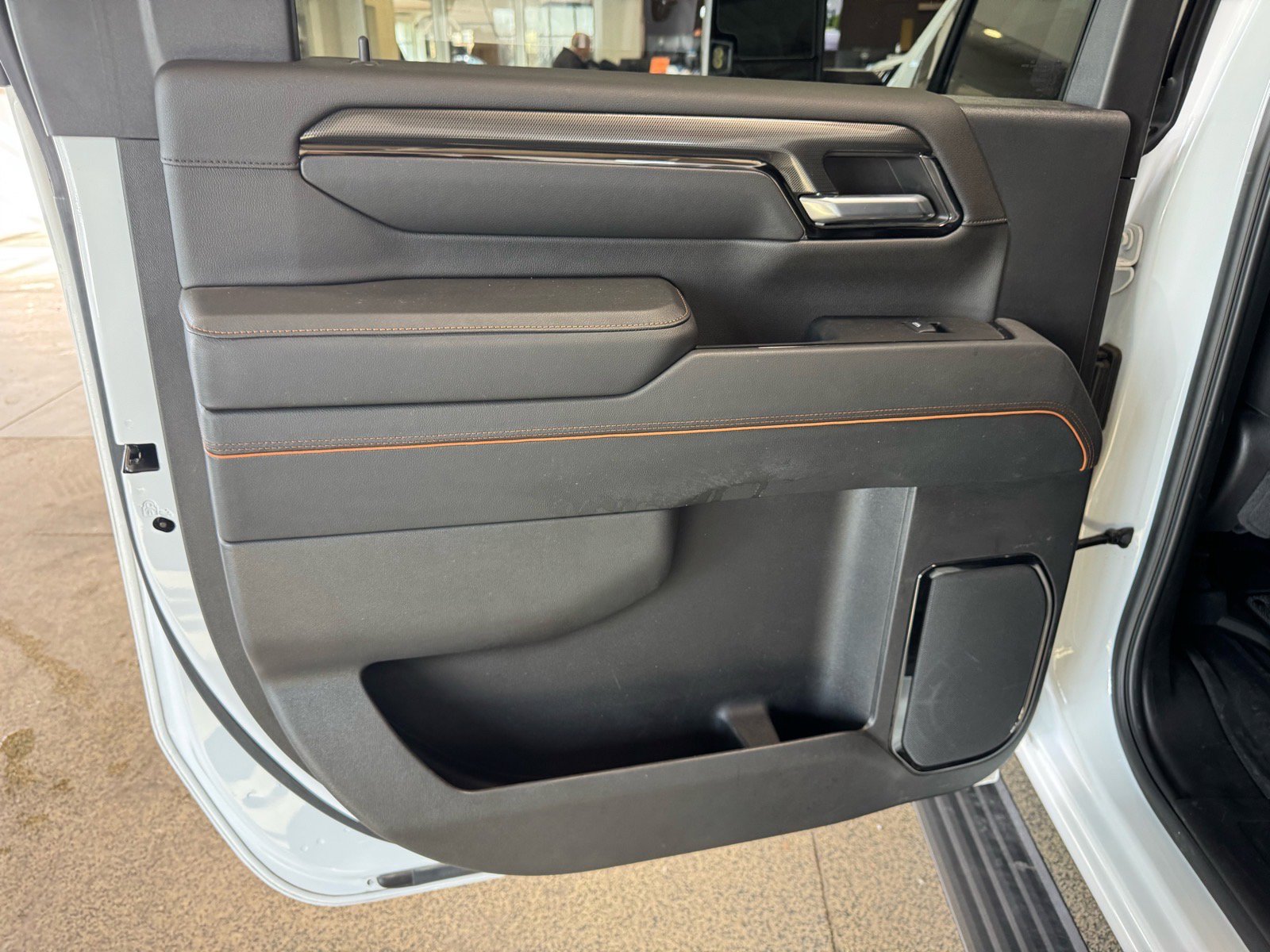 Used 2024 GMC Sierra 2500 AT4 w/ AT4 Premium Plus Package image 10