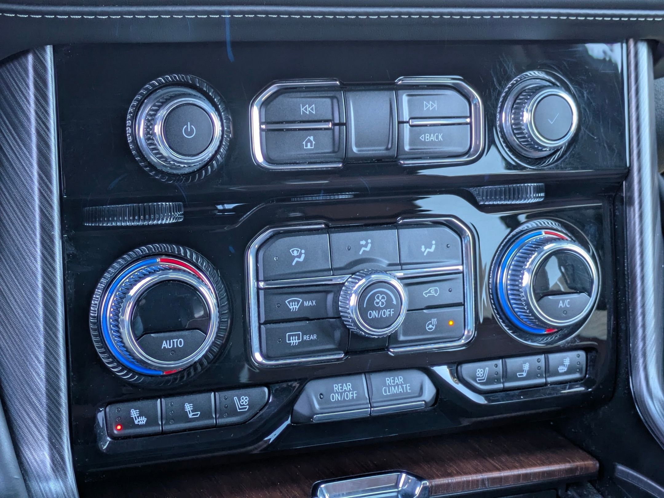 Certified 2023 GMC Yukon Denali Ultimate image 20