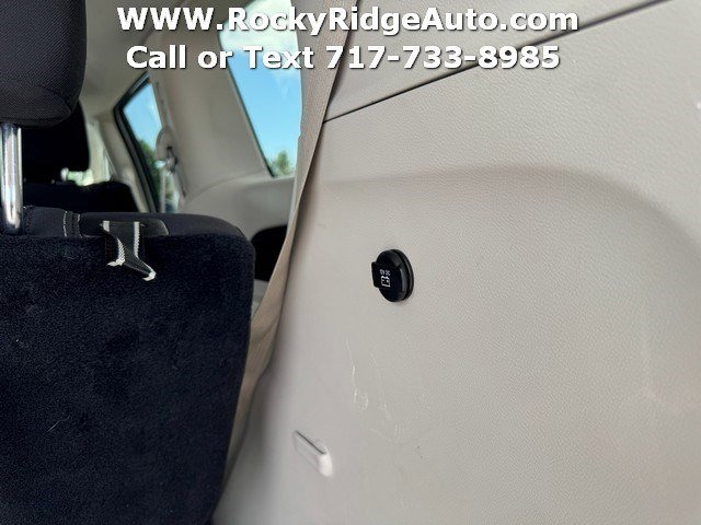 Used 2023 Chrysler Voyager LX FWD image 33