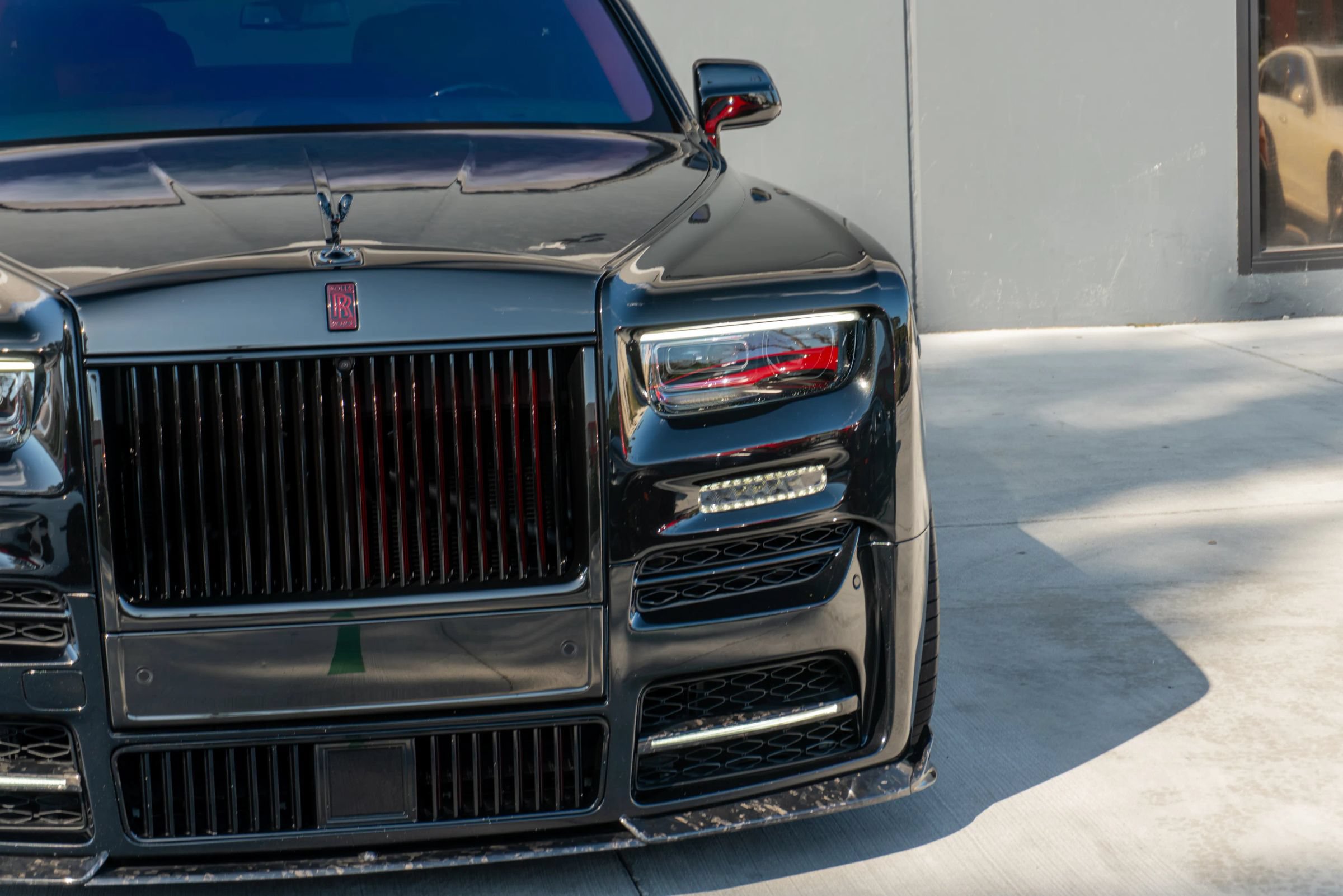 Used 2024 Rolls-Royce Phantom Sedan w/ The Phantom Package RWD image 28