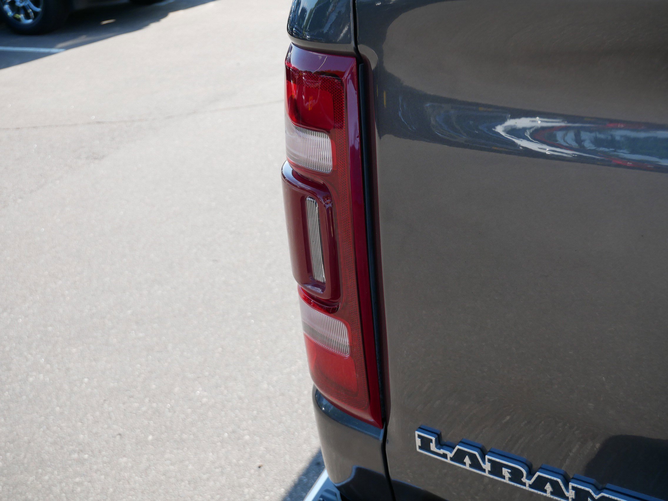 Used 2021 RAM 1500 Laramie AWD/4WD image 17