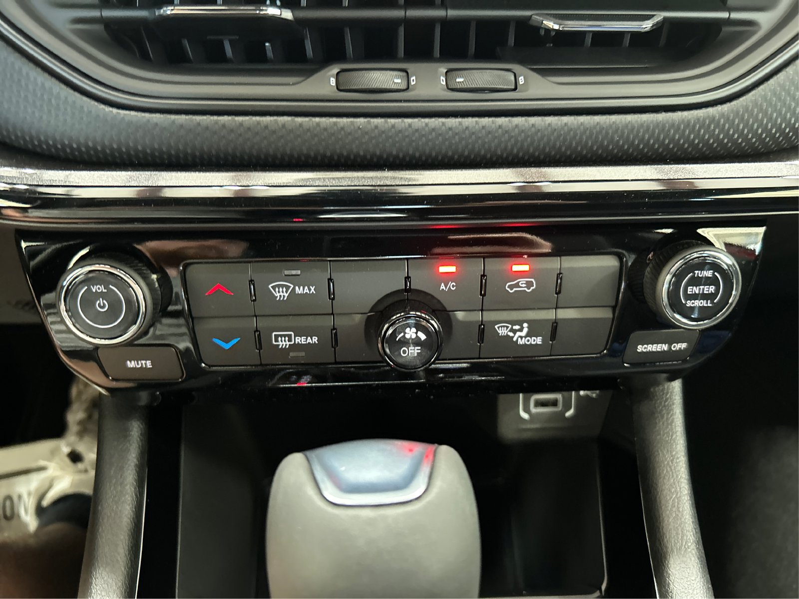 New 2026 Jeep Compass Latitude AWD/4WD image 26