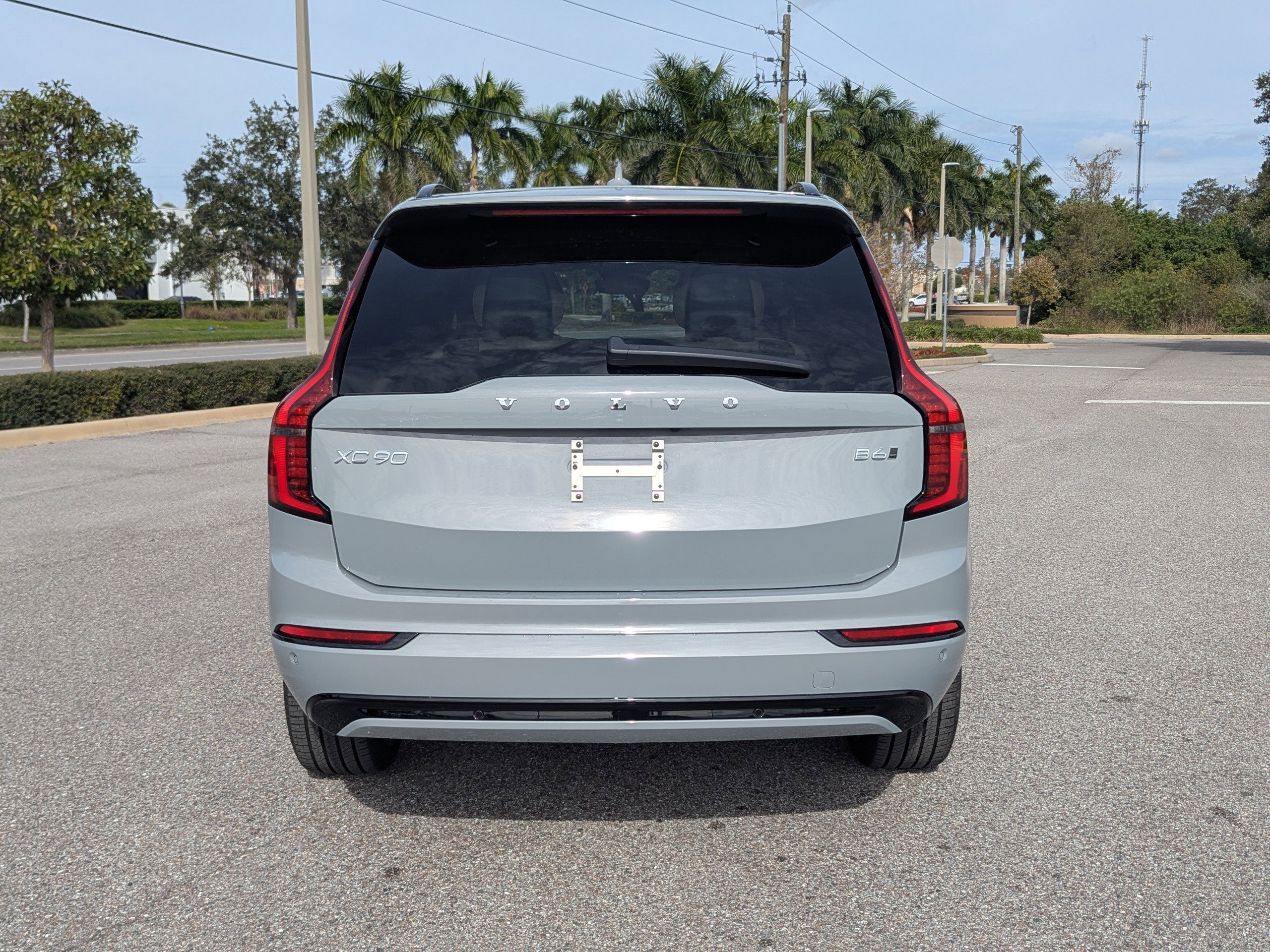 New 2026 Volvo XC90 B6 Ultra w/ Protection Package image 6