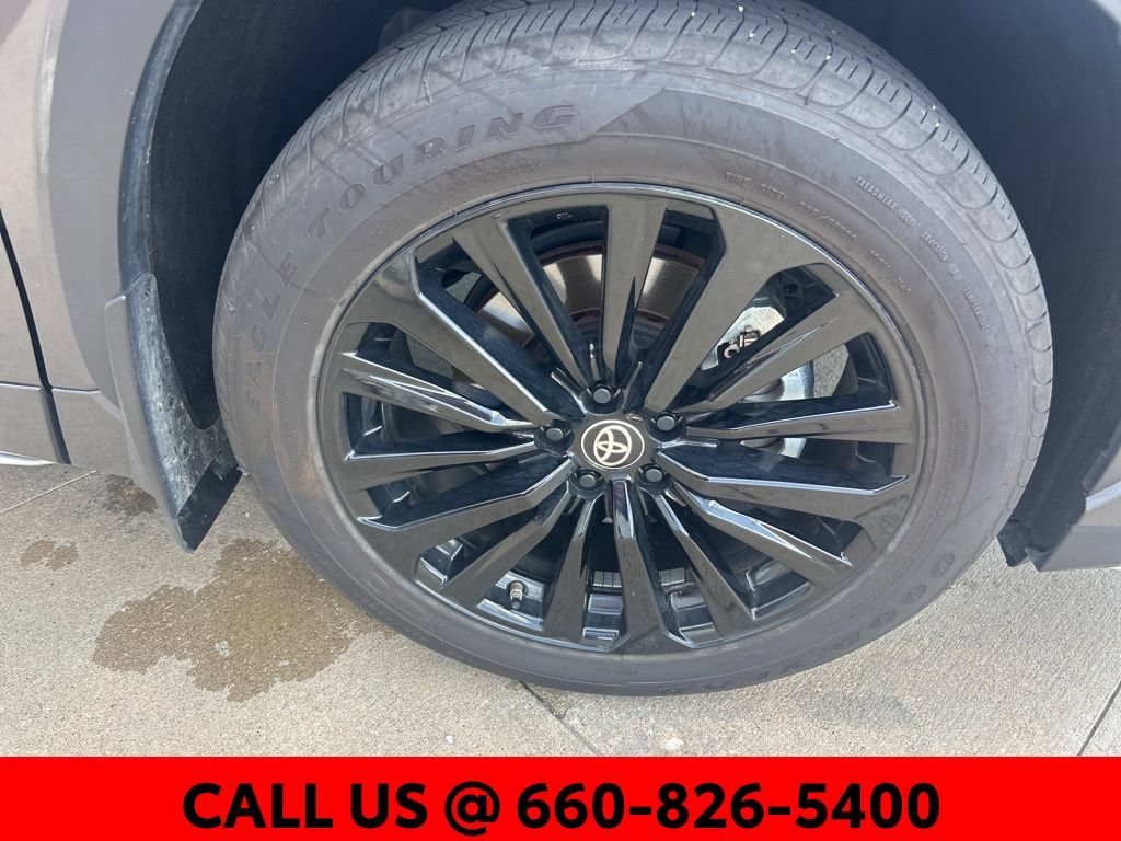 Certified 2025 Toyota Highlander XSE AWD/4WD image 6