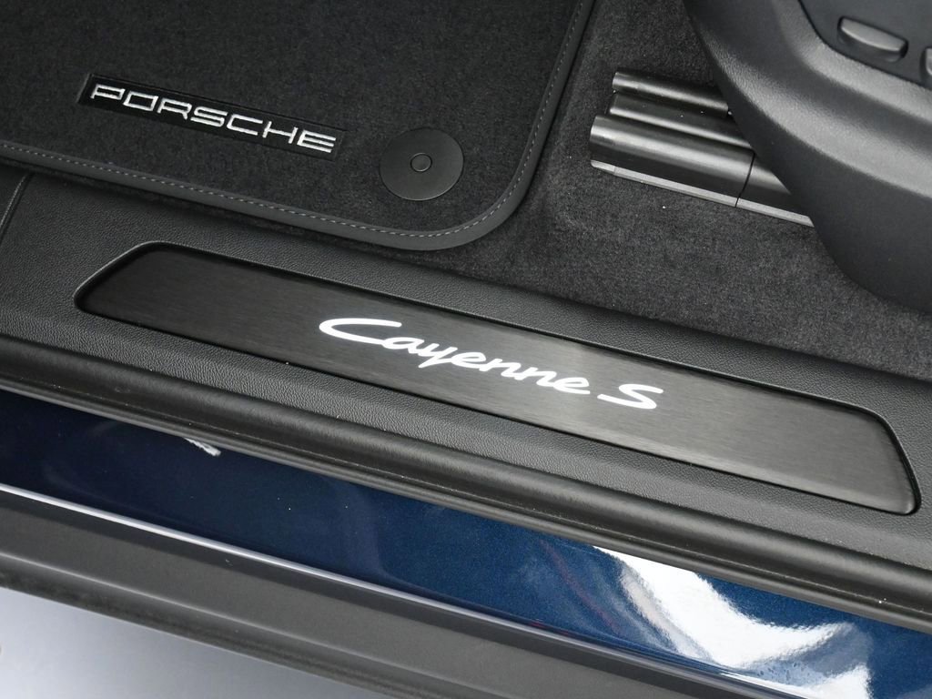 New 2026 Porsche Cayenne S image 16