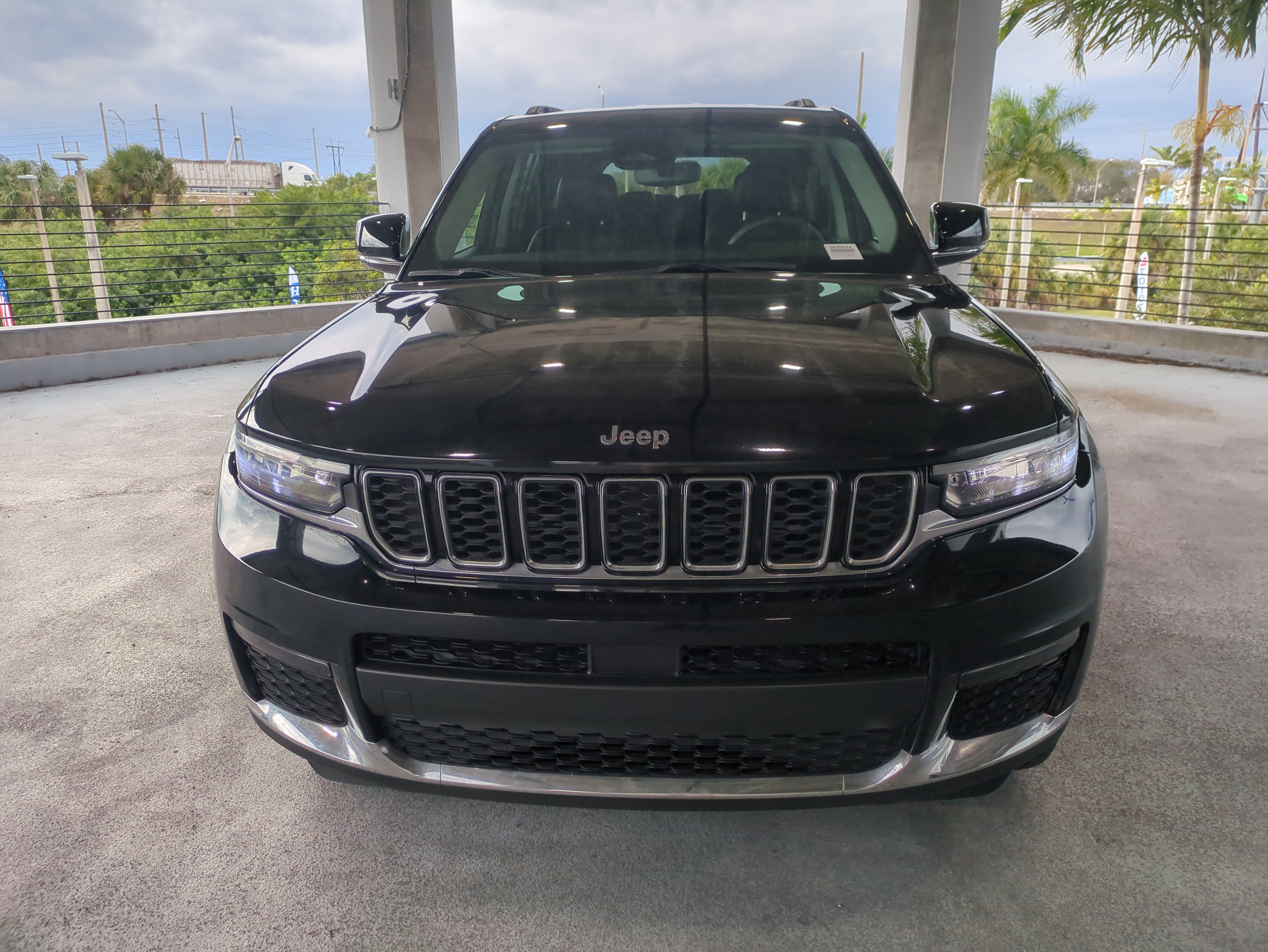 Certified 2023 Jeep Grand Cherokee L Limited image 3