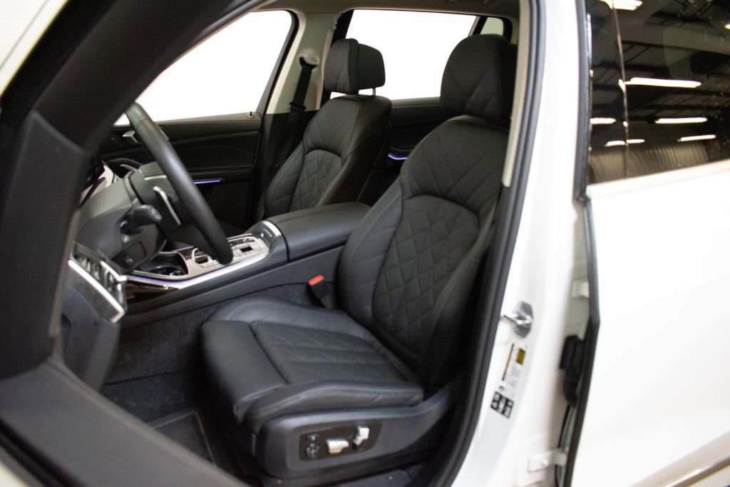 Certified 2026 BMW X7 xDrive40i w/ Premium Package image 21