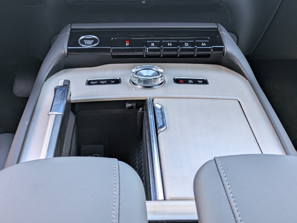 New 2026 Lincoln Navigator Reserve w/ Jet Appearance Package AWD/4WD image 29