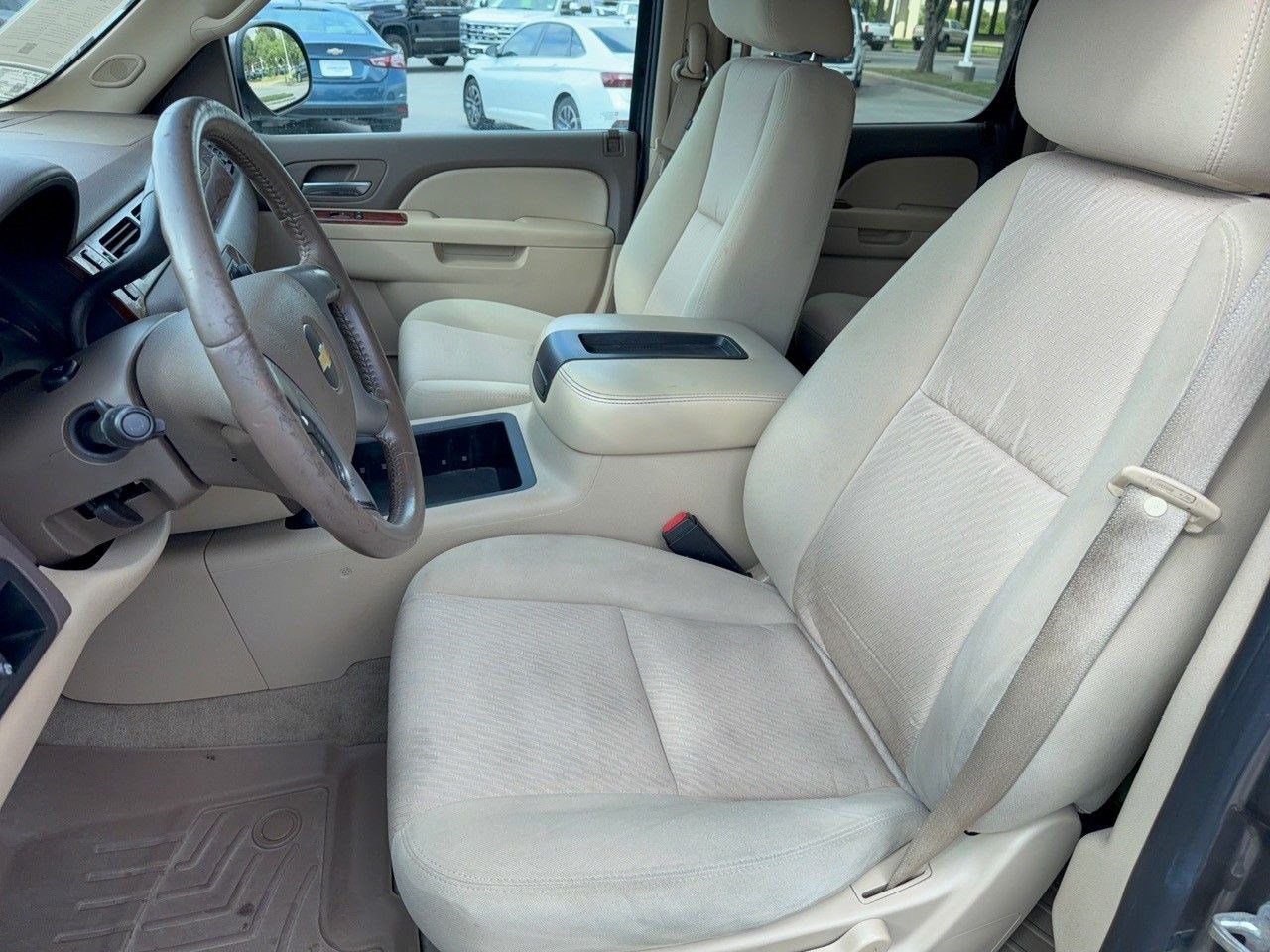 Used 2012 Chevrolet Suburban LS w/ Convenience Package 1 RWD image 5