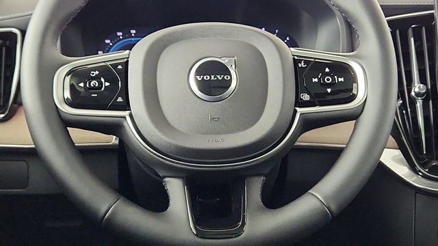 Certified 2025 Volvo XC90 B6 Core w/ Protection Package Premier AWD/4WD image 25