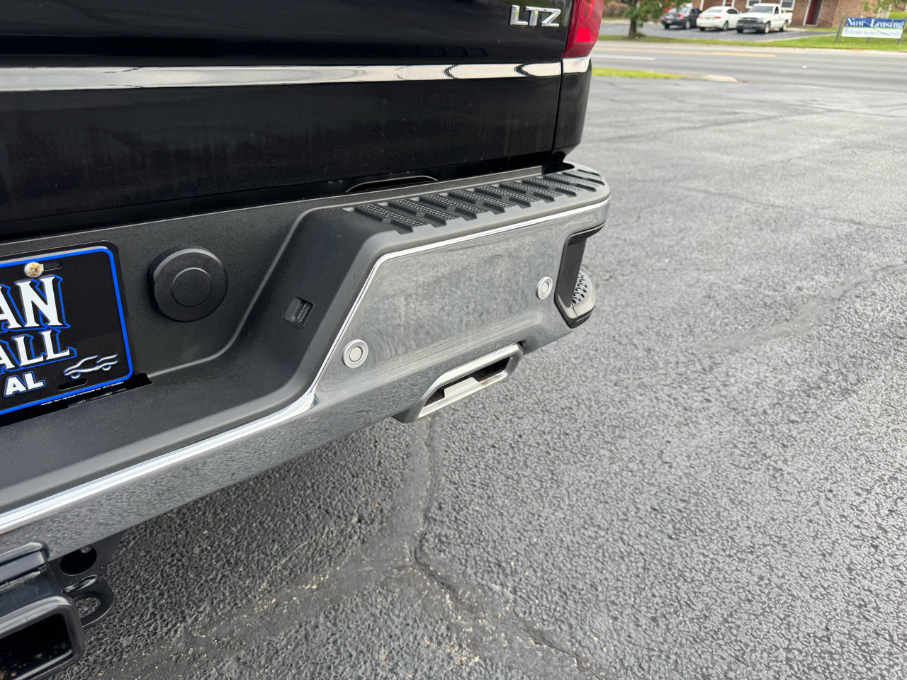 Used 2023 Chevrolet Silverado 1500 LTZ AWD/4WD image 10