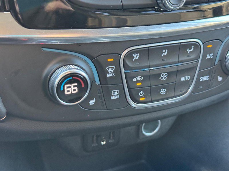 Used 2020 Chevrolet Traverse LT image 23