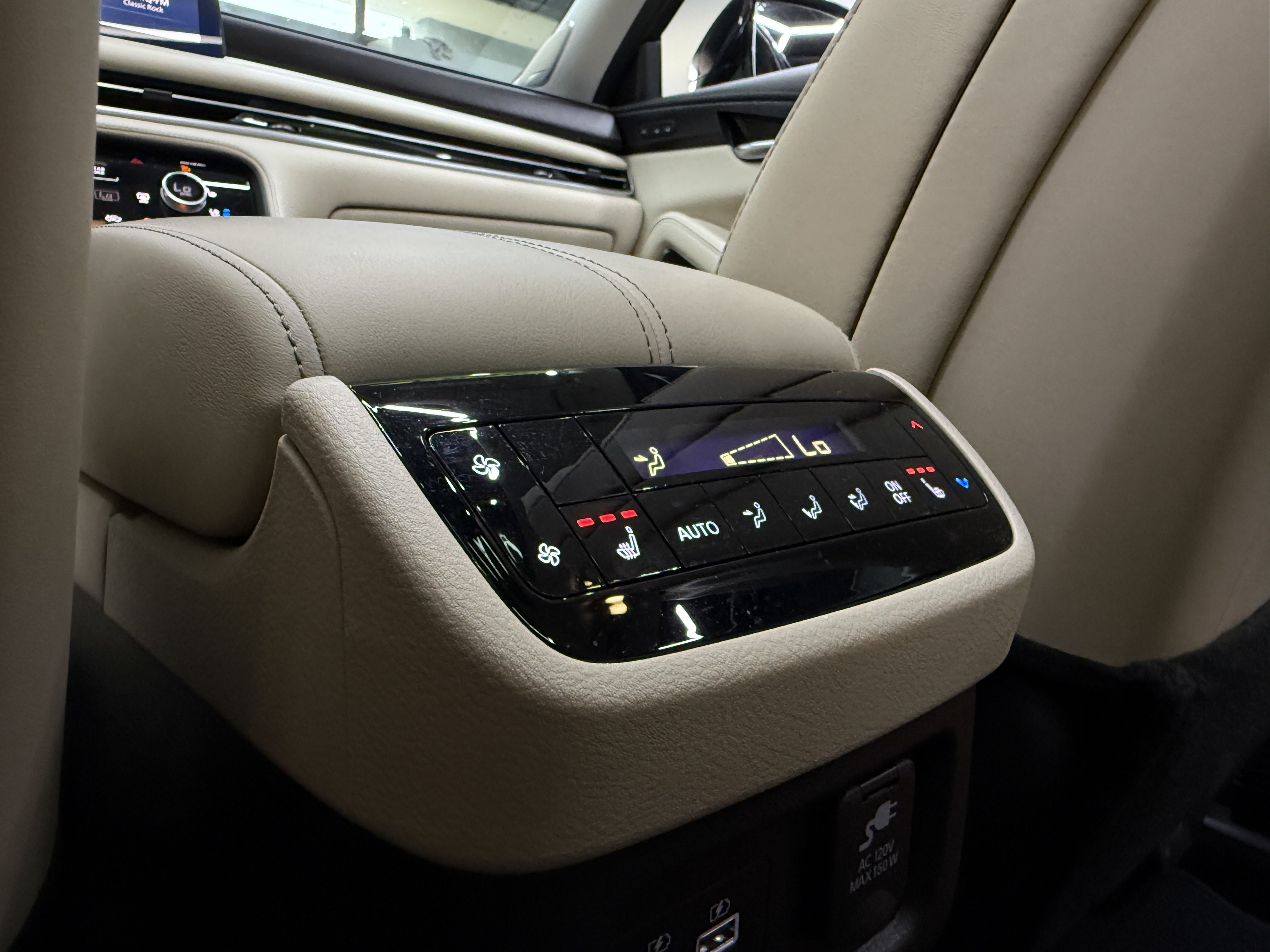 Used 2024 INFINITI QX60 Sensory AWD/4WD image 18