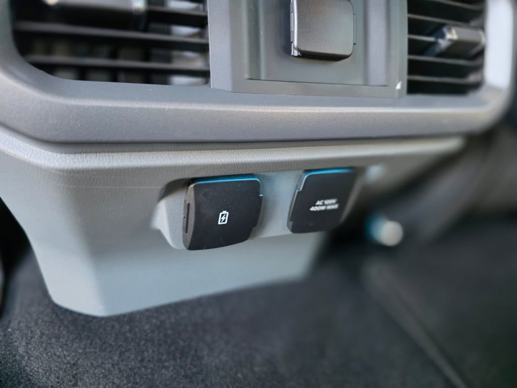 Used 2025 Ford F150 Lariat w/ Equipment Group 501A Mid image 15