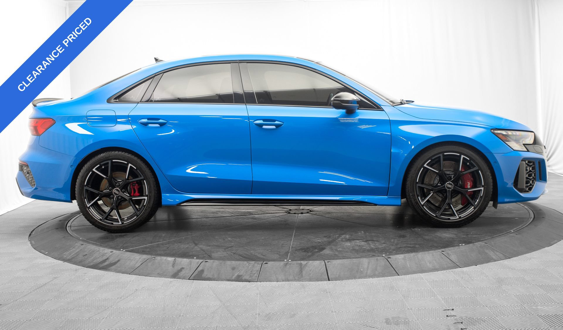 Used 2022 Audi RS 3 AWD/4WD image 2