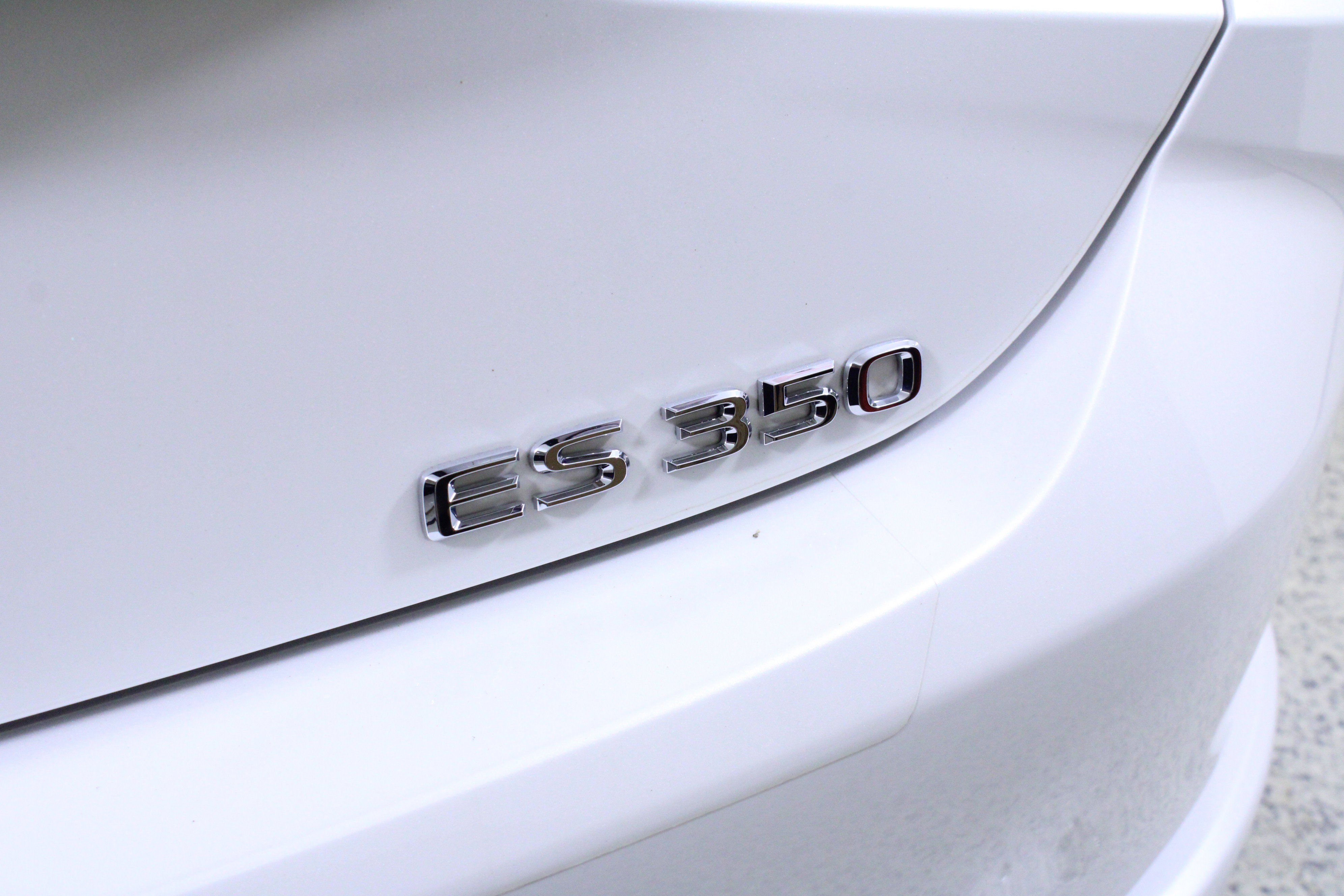 Used 2022 Lexus ES 350 image 9