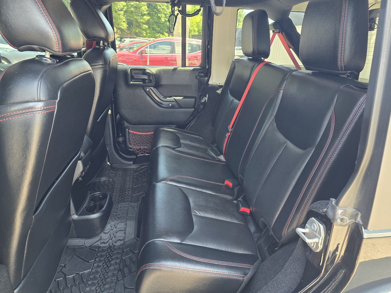 Used 2017 Jeep Wrangler Unlimited Rubicon AWD/4WD image 13