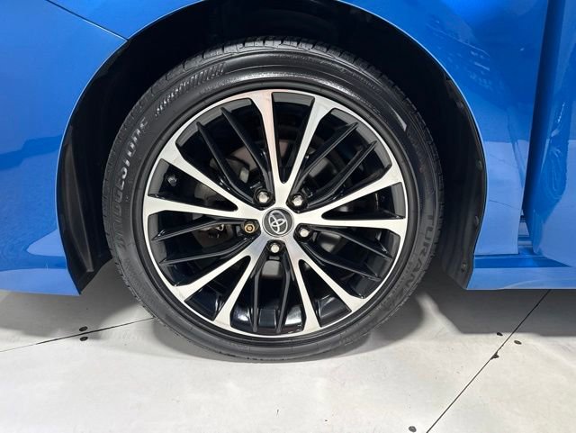 Used 2019 Toyota Camry SE w/ Carpet Mat Package FWD image 5