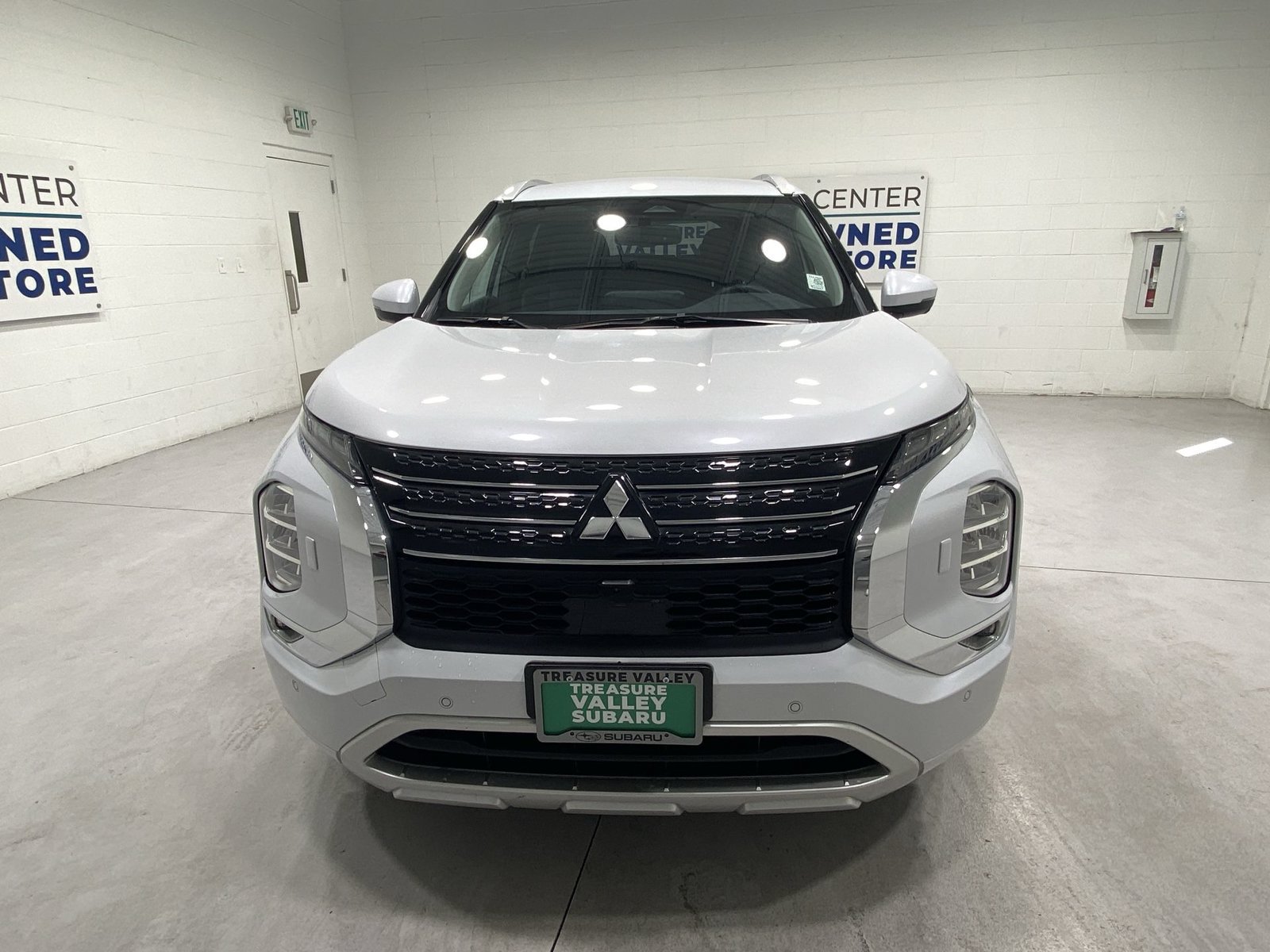 Used 2024 Mitsubishi Outlander SEL AWD/4WD image 3