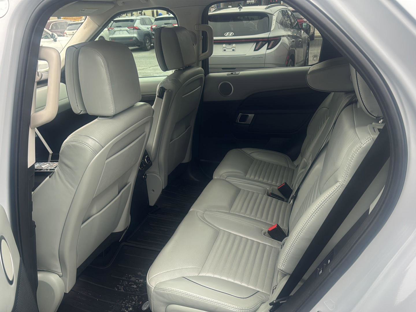 Used 2019 Land Rover Discovery HSE Luxury image 10