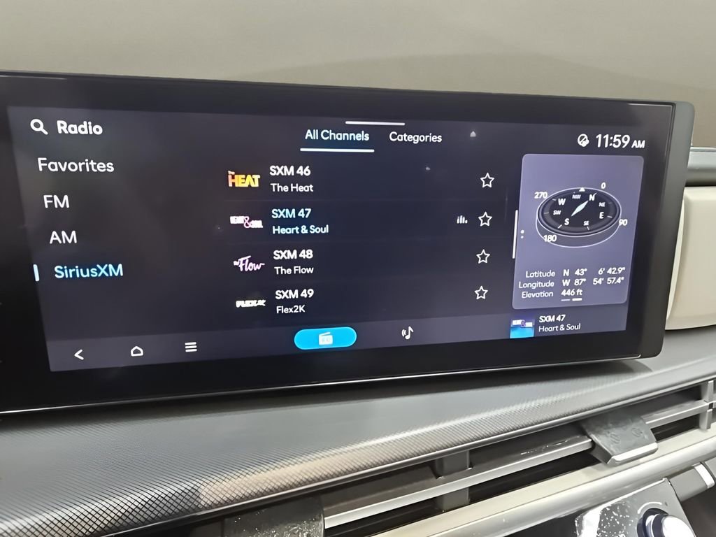 Certified 2025 Hyundai Santa Fe SEL image 25