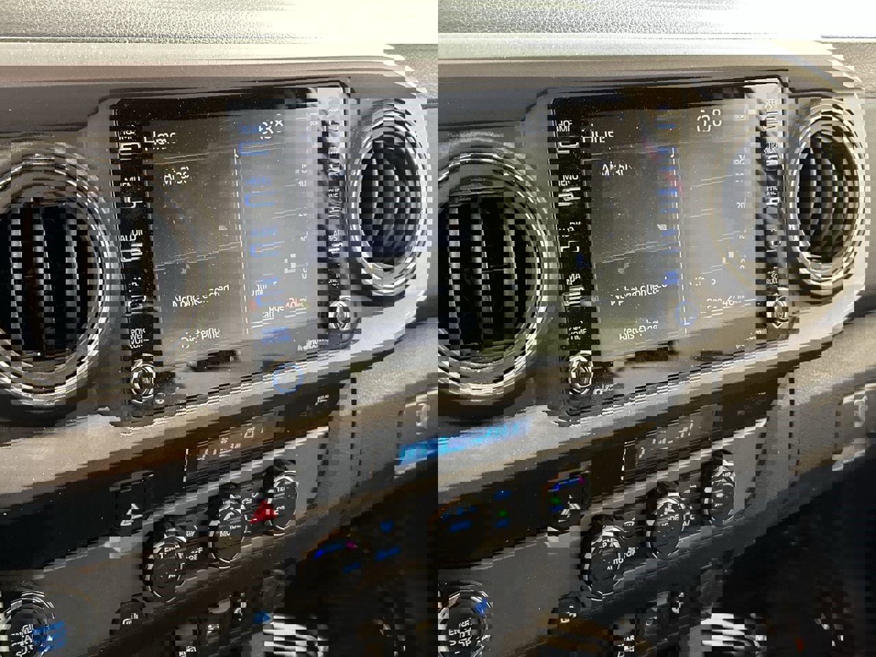 Used 2023 Toyota Tacoma TRD Off-Road image 16