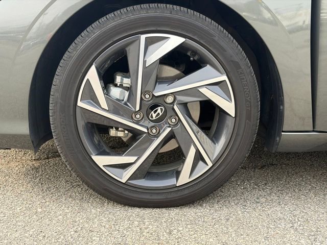 Used 2025 Hyundai Elantra Limited w/ Cargo Package video 2