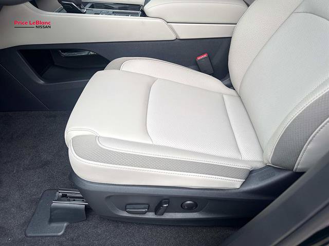 New 2026 Nissan Pathfinder SL FWD image 10