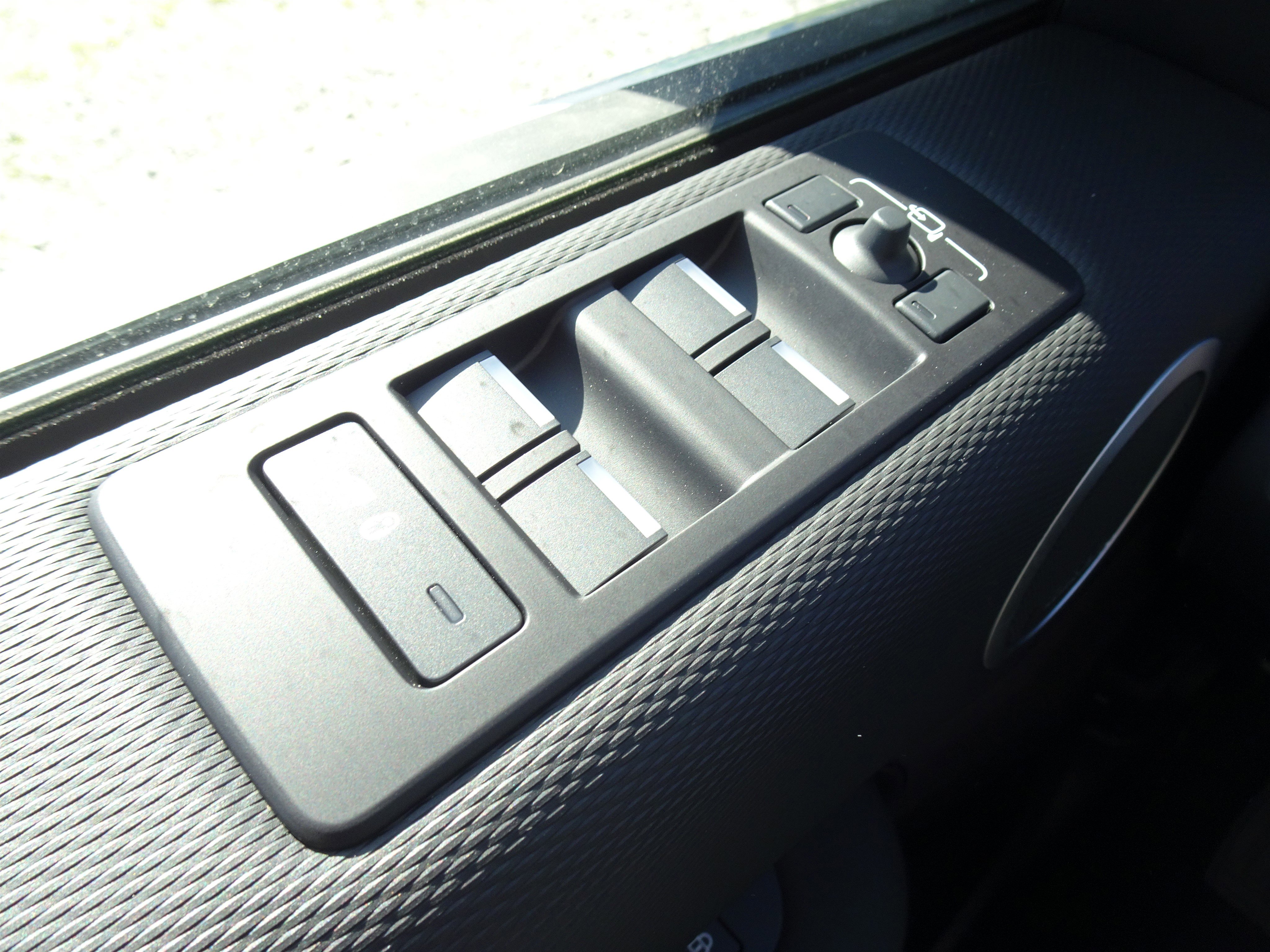 New 2025 Land Rover Discovery Dynamic SE image 31