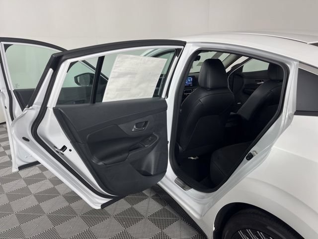 New 2026 Nissan Sentra SR w/ SR Premium Package FWD image 40