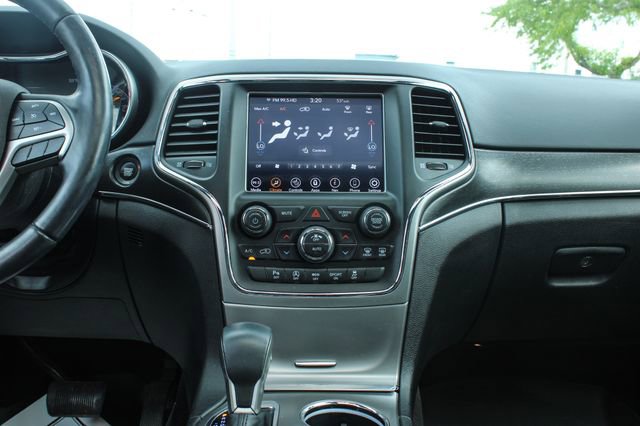 Used 2018 Jeep Grand Cherokee Limited AWD/4WD image 19