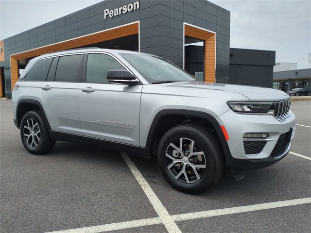 New 2025 Jeep Grand Cherokee Limited w/ Trailer Tow Package image 2