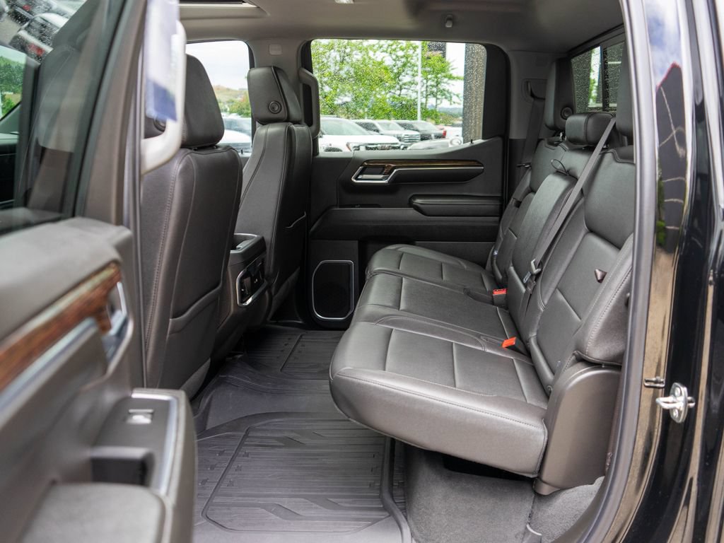 Used 2024 GMC Sierra 1500 Elevation w/ Elevation Premium Package AWD/4WD image 13