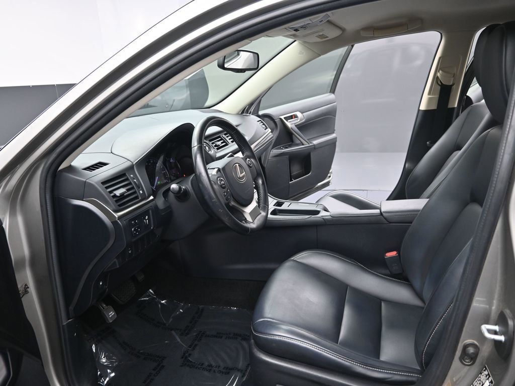Used 2017 Lexus CT 200h image 13
