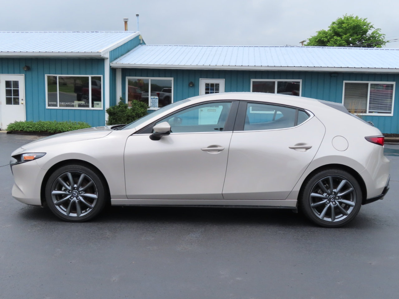 Used 2023 MAZDA MAZDA3 s image 3