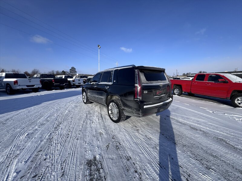 Used 2017 Cadillac Escalade Platinum AWD/4WD image 3