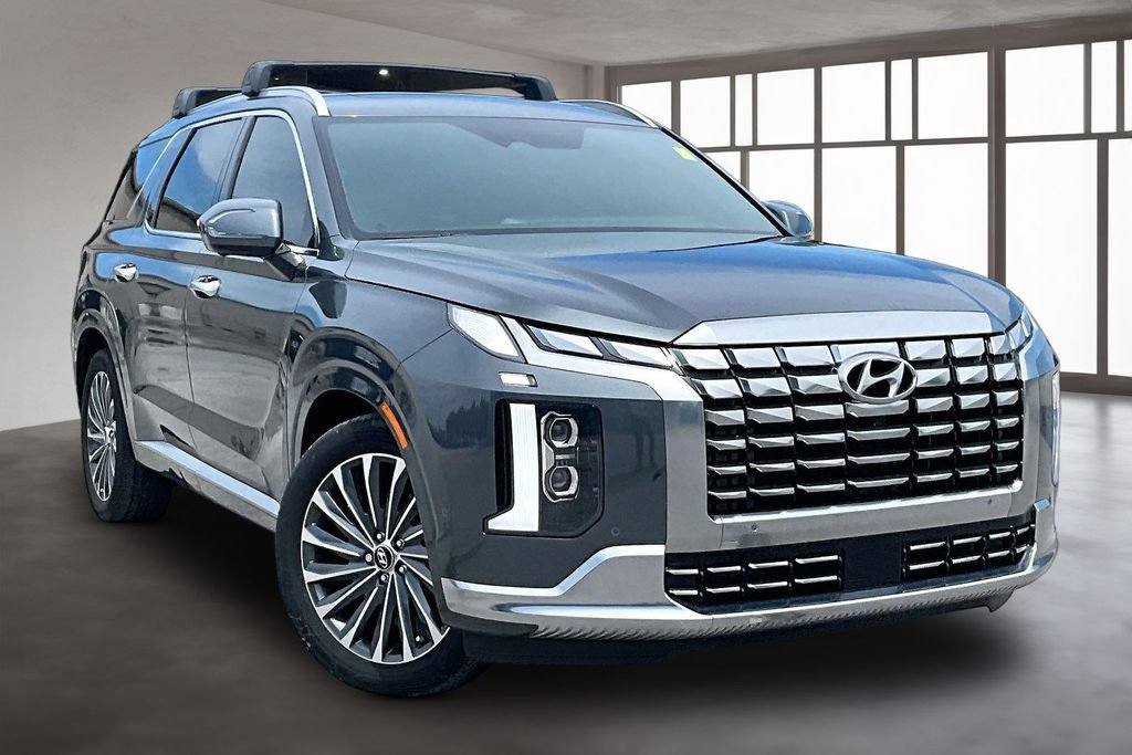 Used 2024 Hyundai Palisade Calligraphy FWD image 3