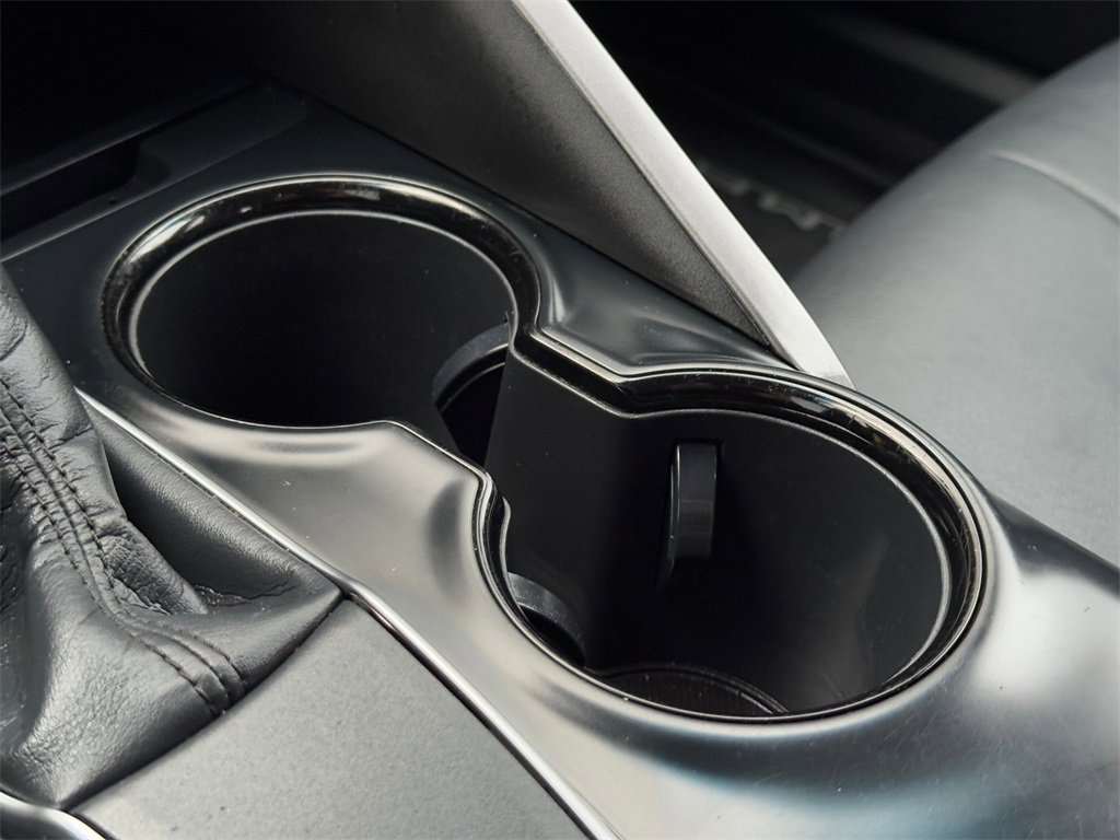 Certified 2018 Toyota Camry SE image 31