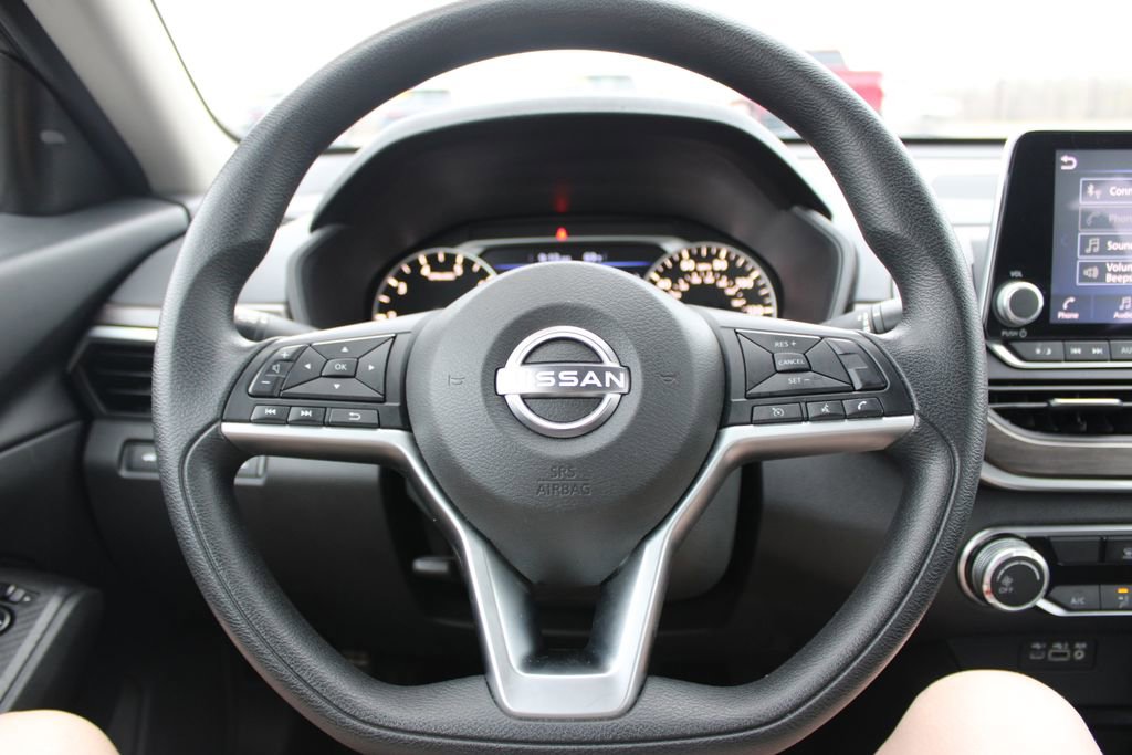 Used 2024 Nissan Altima 2.5 SV FWD image 33