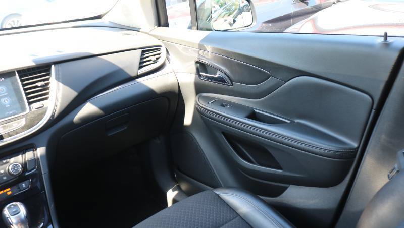 Used 2021 Buick Encore Preferred AWD/4WD image 19