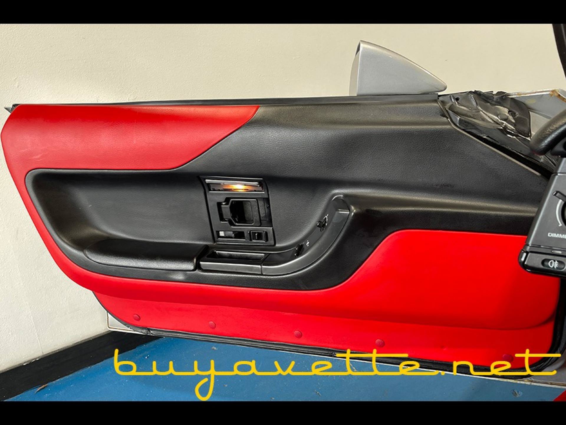 Used 1996 Chevrolet Corvette Coupe RWD image 22